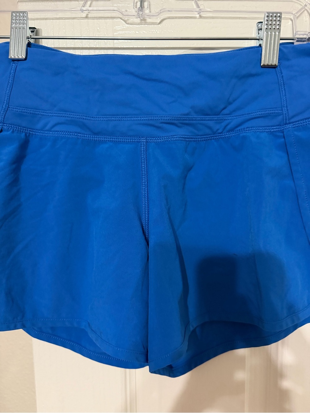 Lululemon Women’s royal blue run shorts size 6 built in liner back pocket
